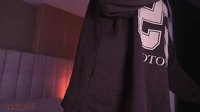 sara lopee1 online show from March 10, 2026, 11:58 am