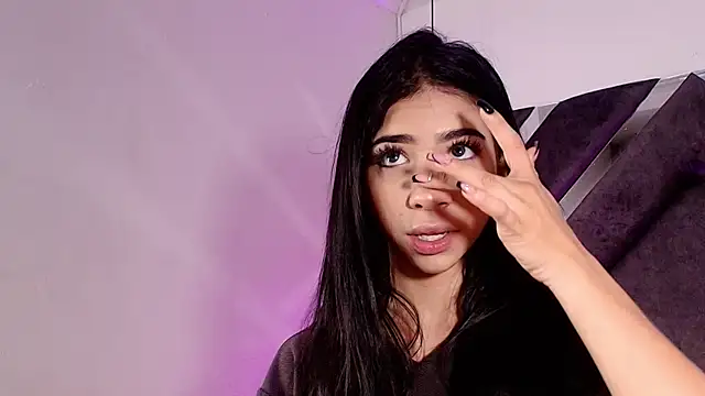 sara lopee1 online show from September 29, 2025, 12:00 pm