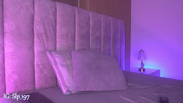 sara lopee1 online show from April 14, 2026, 11:59 am