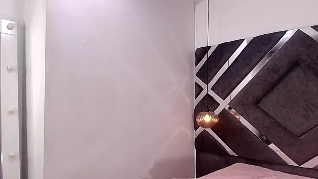 sara lopee1 online show from September 25, 2025, 12:00 pm