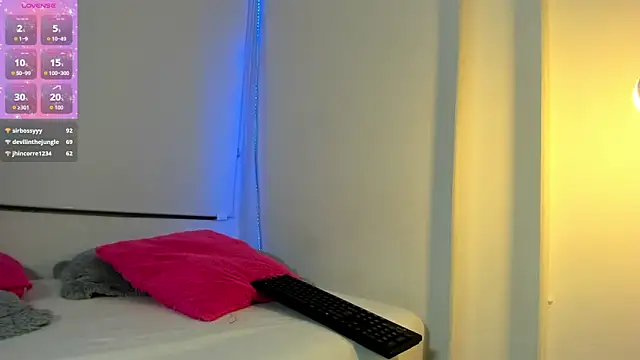 Roxy Stonee online show from December 3, 2025, 7:24 pm