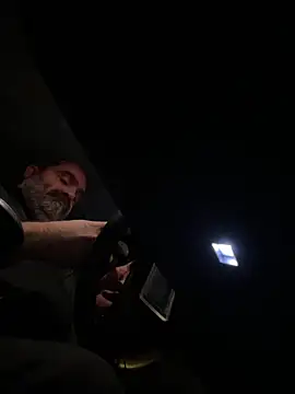 fuocovivo4 online show from February 28, 2025, 8:18 pm