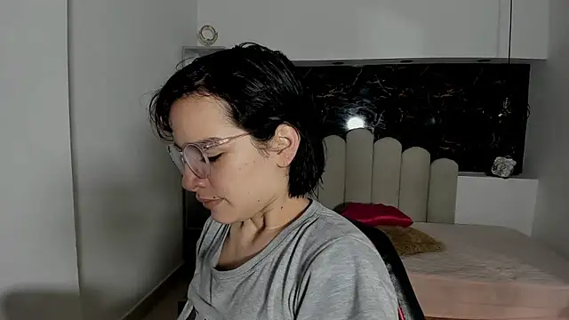 Annyrosee online show from February 23, 2026, 12:28 pm