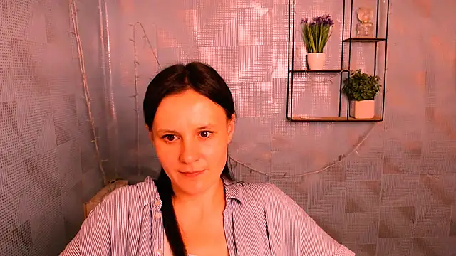 ValeriaHeart  online show from February 4, 2025, 3:47 pm