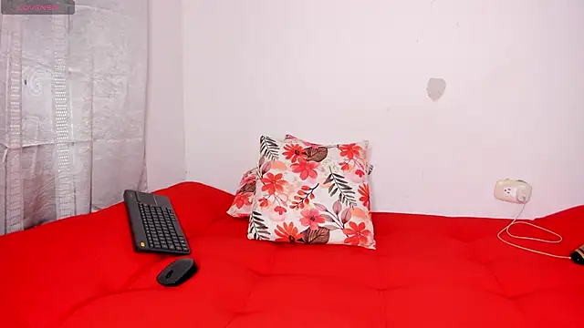 curly sweett1 online show from February 18, 2025, 3:20 pm