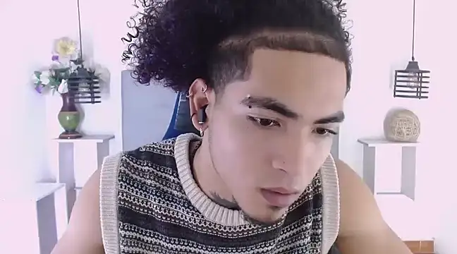 LihanJor 23 online show from March 4, 2025, 6:37 am