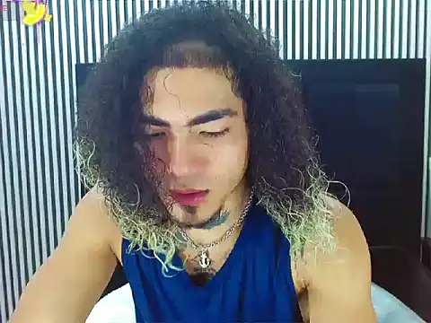 LihanJor 23 online show from October 3, 2025, 1:12 pm