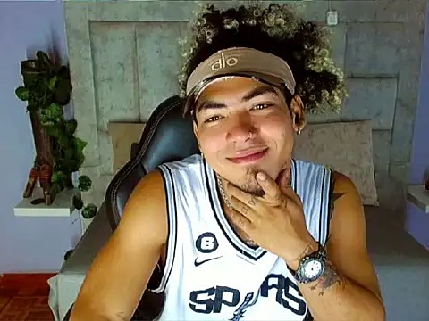 LihanJor 23 online show from September 13, 2025, 1:22 pm