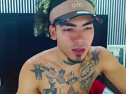 LihanJor 23 online show from October 7, 2025, 1:12 pm