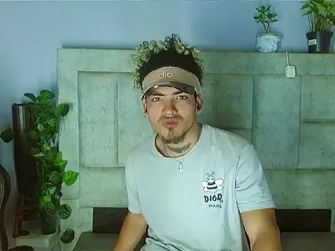 LihanJor 23 online show from September 10, 2025, 12:59 pm