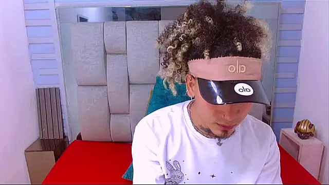 LihanJor 23 online show from September 21, 2025, 4:39 am