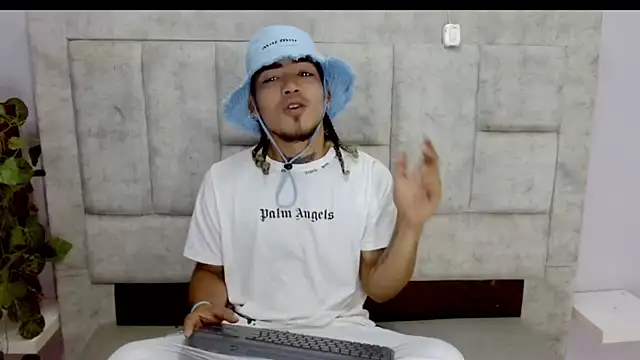 LihanJor 23 online show from September 9, 2025, 12:58 pm