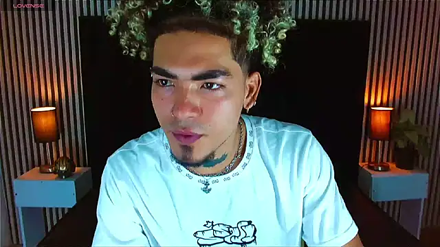 LihanJor 23 online show from October 13, 2025, 1:12 pm