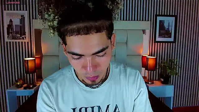 LihanJor 23 online show from October 30, 2025, 12:47 pm