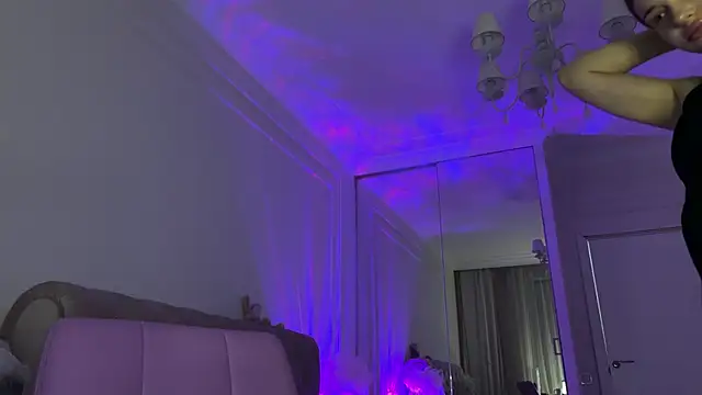 Snapshot of Kisskeyy chatting on February 9, 2025, 8:13 pm Kisskeyy online show from February 9, 2025, 8:13 pm