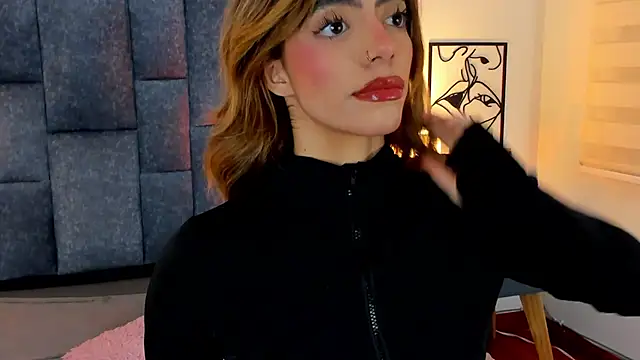 Snapshot of Violetta_Ficher chatting on July 1, 2026, 7:14 pm Violetta Ficher online show from July 1, 2026, 7:14 pm