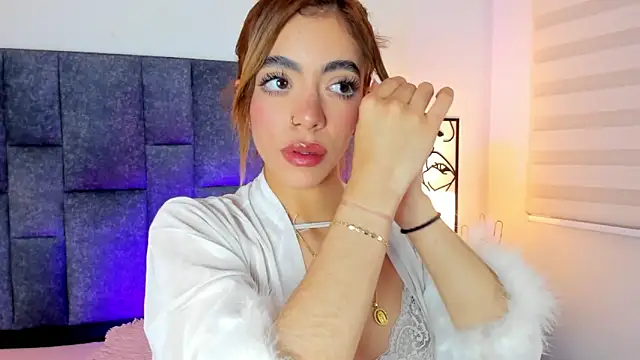 Snapshot of Violetta_Ficher chatting on June 5, 2026, 2:27 am Violetta Ficher online show from June 5, 2026, 2:27 am