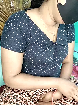 monekhan123 online show from December 18, 2025, 4:17 am