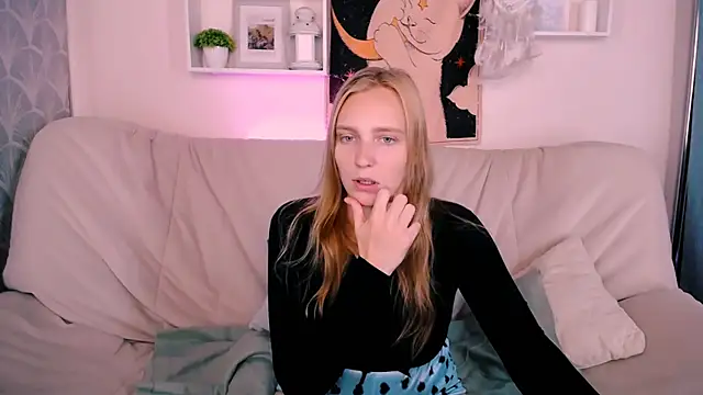 Snapshot of VeronicaAndersen chatting on September 23, 2025, 11:17 am VeronicaAndersen online show from September 23, 2025, 11:17 am
