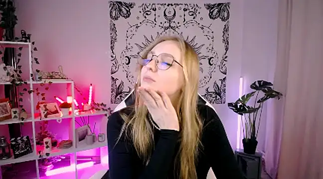 Snapshot of VeronicaAndersen chatting on February 24, 2025, 8:14 pm VeronicaAndersen online show from February 24, 2025, 8:14 pm