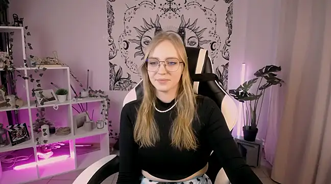 Snapshot of VeronicaAndersen chatting on March 3, 2025, 6:24 pm VeronicaAndersen online show from March 3, 2025, 6:24 pm
