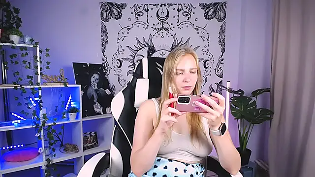 Snapshot of VeronicaAndersen chatting on September 18, 2025, 11:02 am VeronicaAndersen online show from September 18, 2025, 11:02 am