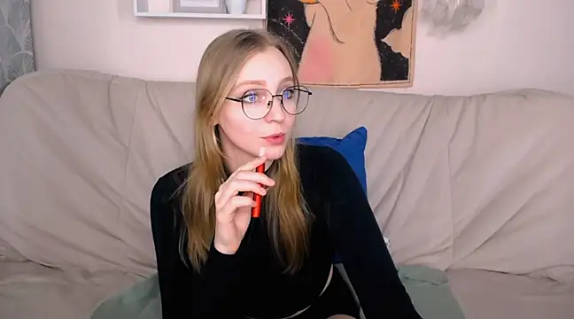 Snapshot of VeronicaAndersen chatting on March 17, 2025, 8:30 pm VeronicaAndersen online show from March 17, 2025, 8:30 pm