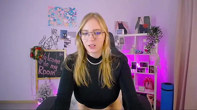 Snapshot of VeronicaAndersen chatting on February 7, 2025, 9:04 pm VeronicaAndersen online show from February 7, 2025, 9:04 pm