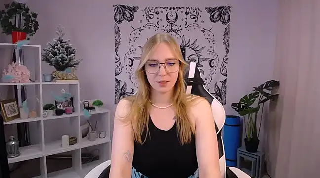 Snapshot of VeronicaAndersen chatting on February 3, 2025, 6:45 am VeronicaAndersen online show from February 3, 2025, 6:45 am
