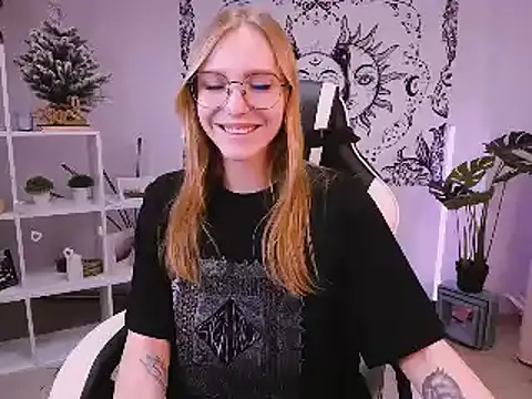 Snapshot of VeronicaAndersen chatting on February 16, 2025, 7:05 pm VeronicaAndersen online show from February 16, 2025, 7:05 pm