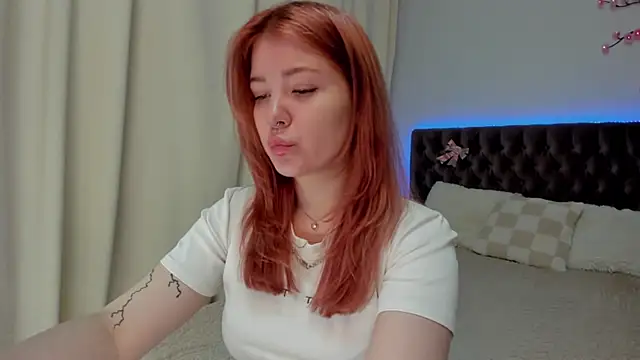 Ella Mayers online show from September 20, 2025, 12:32 pm