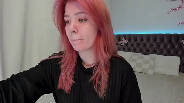 Ella Mayers online show from September 29, 2025, 5:36 am