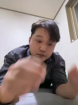 offwhite777 online show from February 24, 2025, 11:21 am