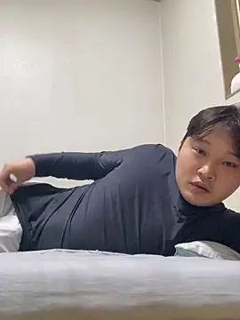 offwhite777 online show from March 16, 2025, 10:44 am