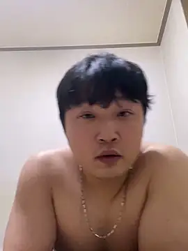 offwhite777 online show from February 17, 2025, 4:06 pm