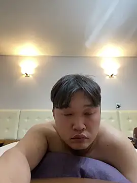 offwhite777 online show from February 19, 2025, 8:10 pm