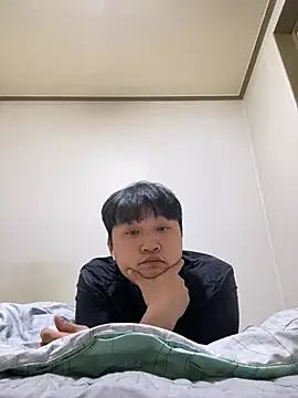 offwhite777 online show from January 31, 2025, 1:56 pm