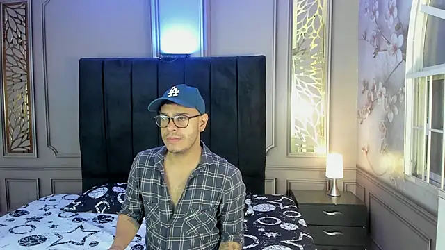 Snapshot of angel_fetish_ chatting on February 22, 2025, 3:56 am angel fetish online show from February 22, 2025, 3:56 am