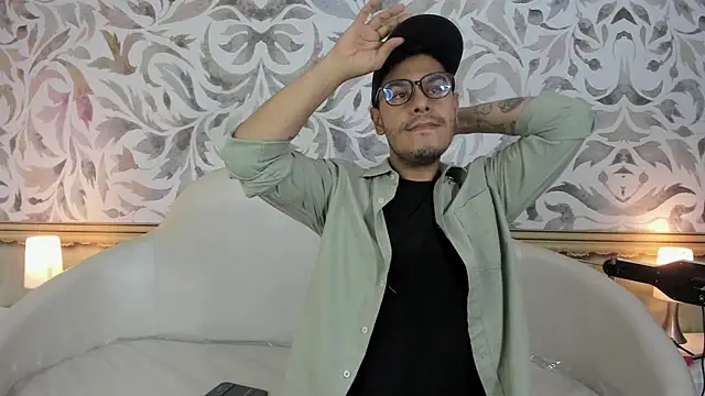 Snapshot of angel_fetish_ chatting on March 12, 2025, 7:58 pm angel fetish online show from March 12, 2025, 7:58 pm