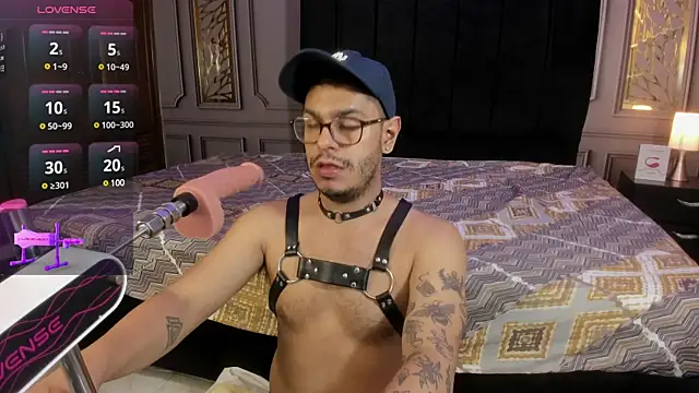 Snapshot of angel_fetish_ chatting on March 5, 2025, 10:33 am angel fetish online show from March 5, 2025, 10:33 am