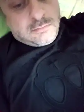 Snapshot of NAvoglia chatting on May 4, 2026, 12:08 pm NAvoglia online show from May 4, 2026, 12:08 pm
