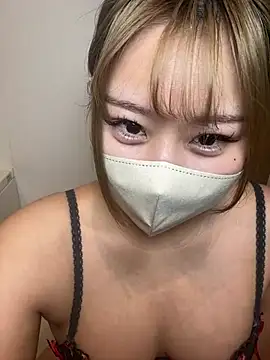 Snapshot of Rara__oo chatting on February 9, 2026, 8:12 am Rara oo online show from February 9, 2026, 8:12 am