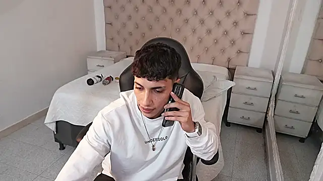 Snapshot of JhoanLeandro chatting on February 22, 2026, 6:05 am JhoanLeandro online show from February 22, 2026, 6:05 am