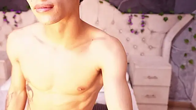 JhoanLeandro online show from May 12, 2026, 9:21 pm