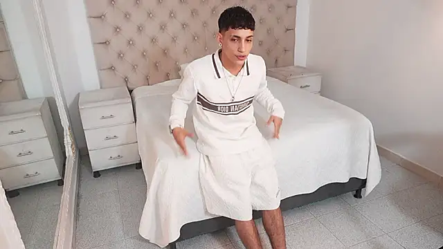 Snapshot of JhoanLeandro chatting on February 7, 2026, 3:25 am JhoanLeandro online show from February 7, 2026, 3:25 am