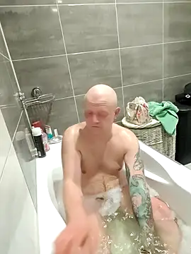 Snapshot of bouraktom6 chatting on November 18, 2025, 9:51 pm bouraktom6 online show from November 18, 2025, 9:51 pm