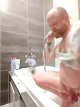 bouraktom6 online show from March 3, 2026, 9:11 pm