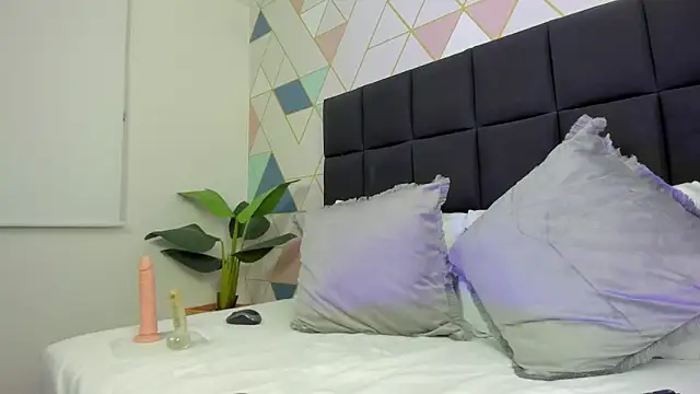 dalila harris online show from October 17, 2025, 7:37 pm