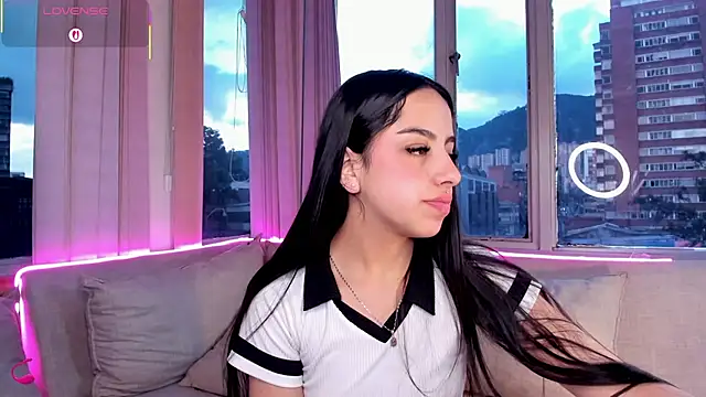 Snapshot of Daphne_chers chatting on October 25, 2025, 9:26 pm Daphne chers online show from October 25, 2025, 9:26 pm