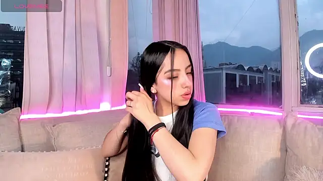 Snapshot of Daphne_chers chatting on November 21, 2025, 8:08 pm Daphne chers online show from November 21, 2025, 8:08 pm